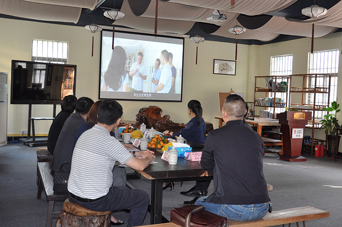 集團(tuán)動(dòng)態(tài)丨東莞市中小微民營(yíng)企業(yè)的技術(shù)開(kāi)發(fā)服務(wù)云平臺(tái)和產(chǎn)業(yè)數(shù)據(jù)中心調(diào)研座談會(huì)于常平科技園順利召開(kāi)