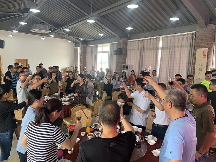 【花好月圓人團圓】東科集團雙節相聚一堂