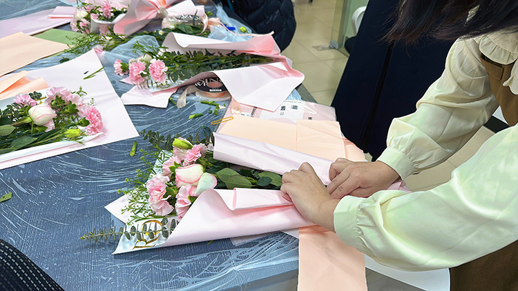 三八婦女節丨祝福所有女人：愿你笑靨如花，一生不減芳華！